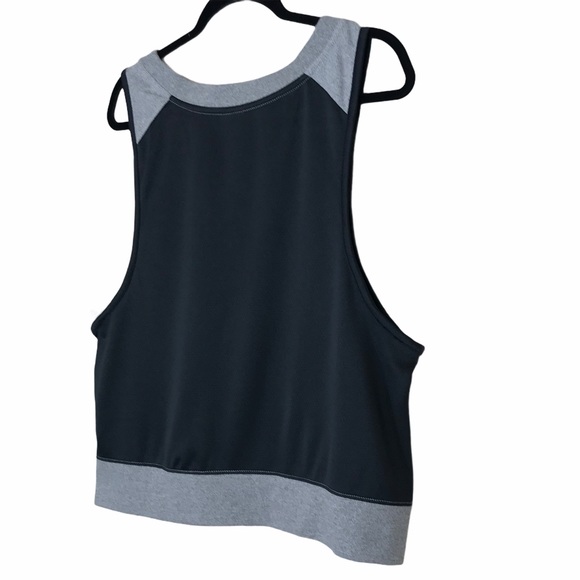 Oakley Women’s Exhale Workout Pullover - Picture 10 of 11